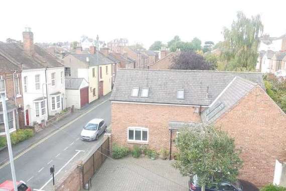 2 Bedroom Flat