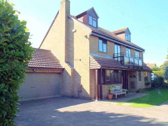 6&nbsp;Bedroom&nbsp;Detached