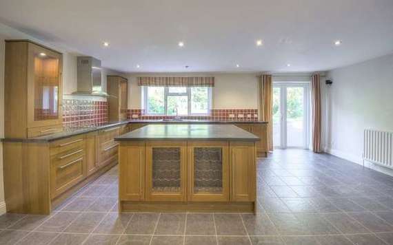 5 Bedroom Detached