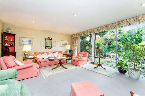 4 Bedroom End of Ter...