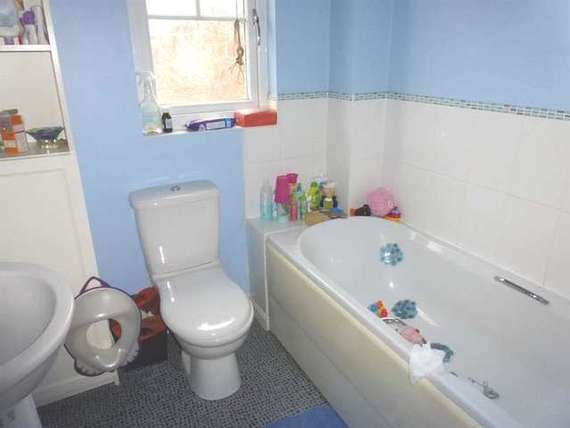 3 Bedroom End of Ter...