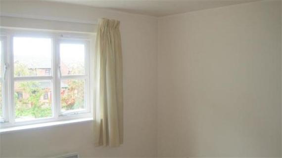 2 Bedroom End of Ter...