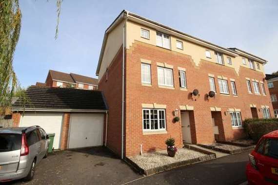 4 Bedroom Town House