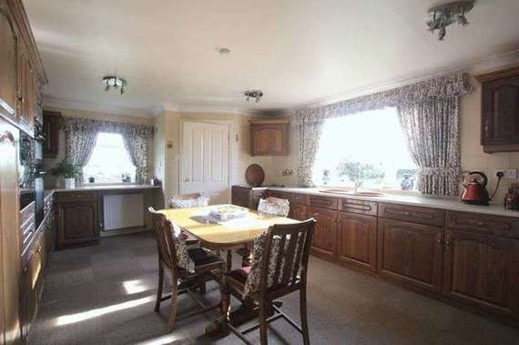 3 Bedroom Semi-Detac...