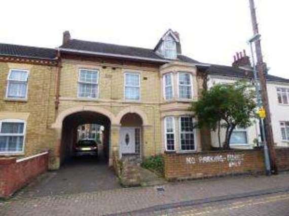 6 Bedroom Terraced