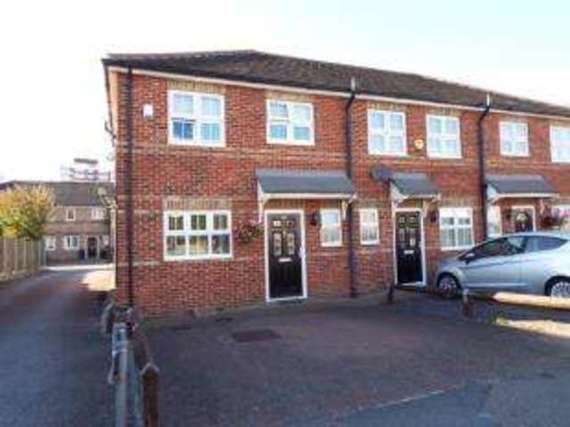 3 Bedroom End of Ter...