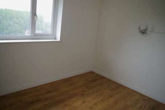 1 Bedroom End of Ter...