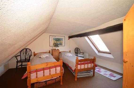 5 Bedroom Semi-Detac...