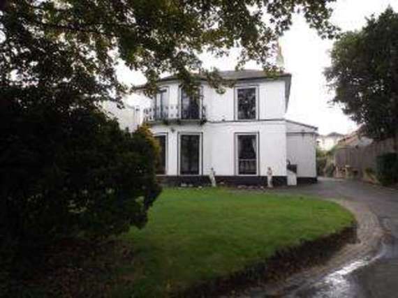 6 Bedroom Detached