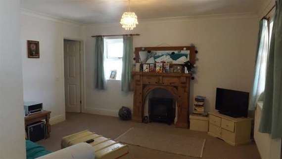 1 Bedroom Flat