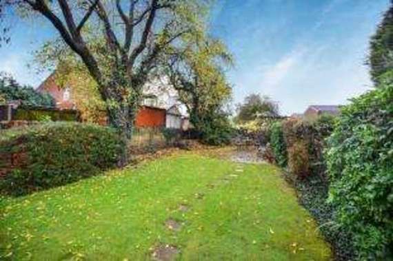 4 Bedroom End of Ter...