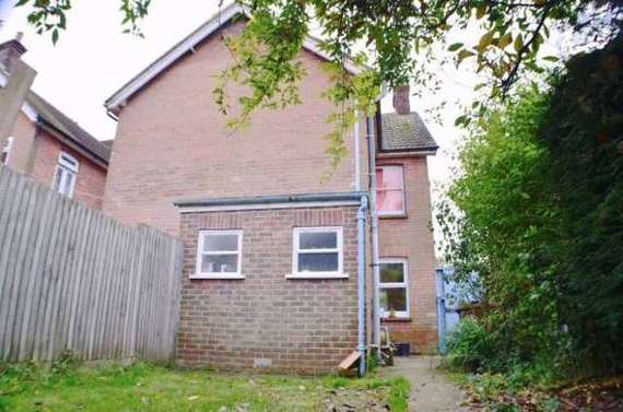2 Bedroom End of Ter...