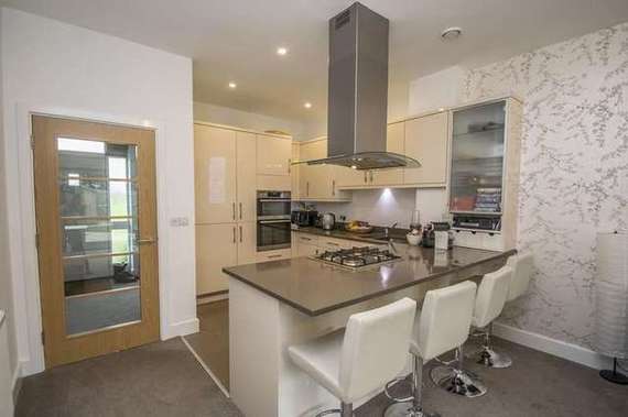 4&nbsp;Bedroom&nbsp;Semi-Detac...