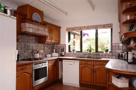 5&nbsp;Bedroom&nbsp;Detached