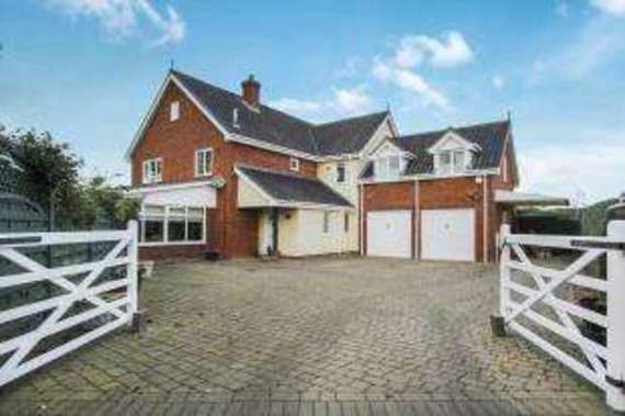 6 Bedroom Detached