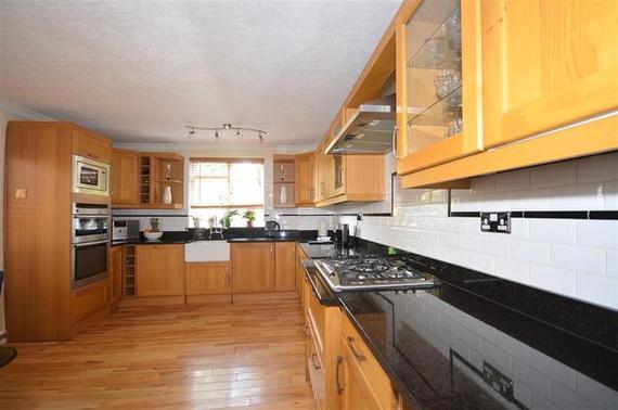 5 Bedroom Terraced
