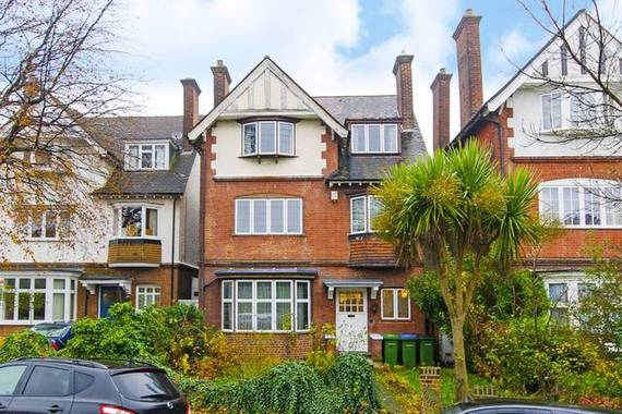 6&nbsp;Bedroom&nbsp;Detached