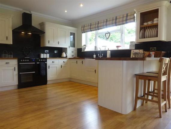 4 Bedroom Semi-Detac...