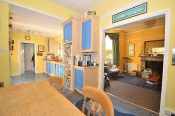 8 Bedroom Semi-Detac...