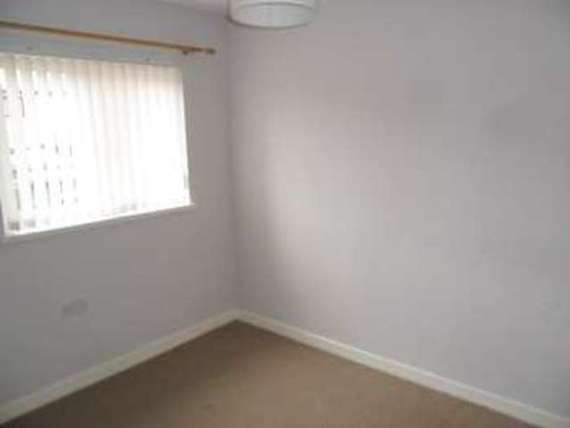 2 Bedroom End of Ter...