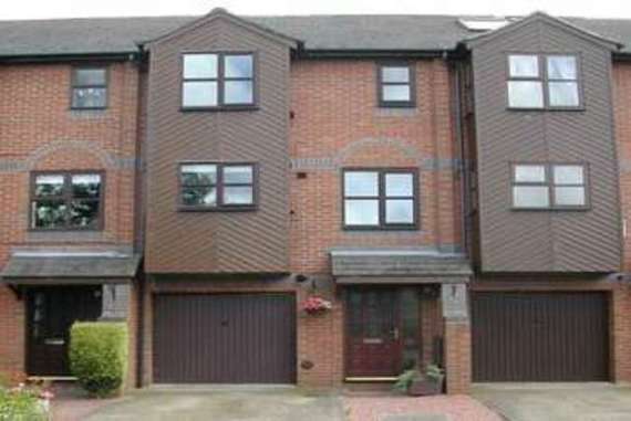 3 Bedroom Town House