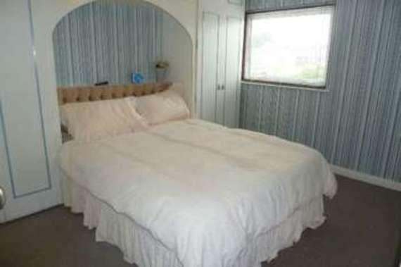 3 Bedroom End of Ter...