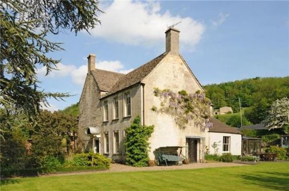 6 Bedroom Detached