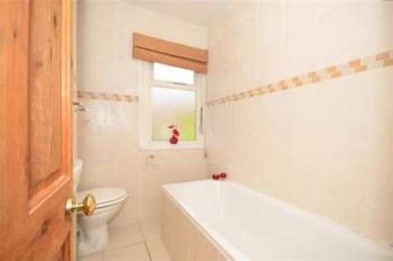 2 Bedroom End of Ter...