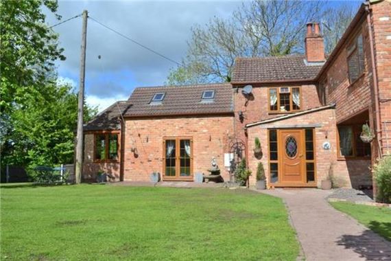 7&nbsp;Bedroom&nbsp;Detached