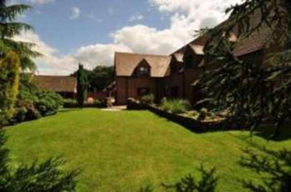 6 Bedroom Detached