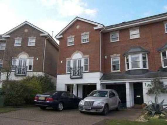 3 Bedroom End of Ter...