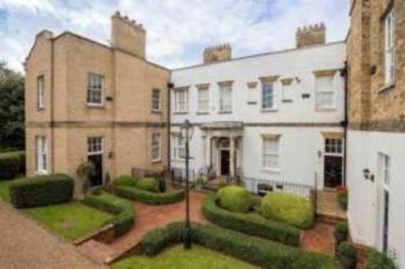 4 Bedroom Flat