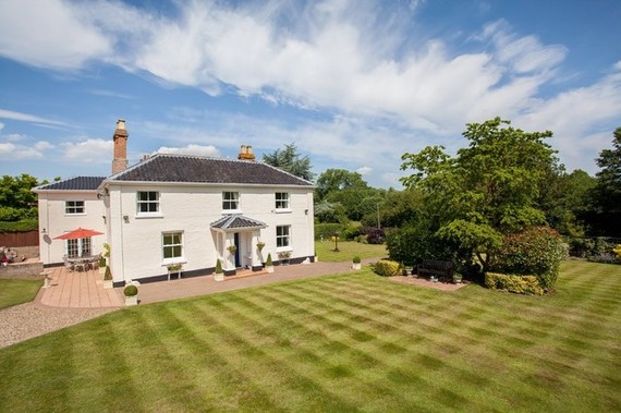 6 Bedroom Detached