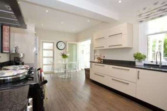 5 Bedroom Semi-Detac...