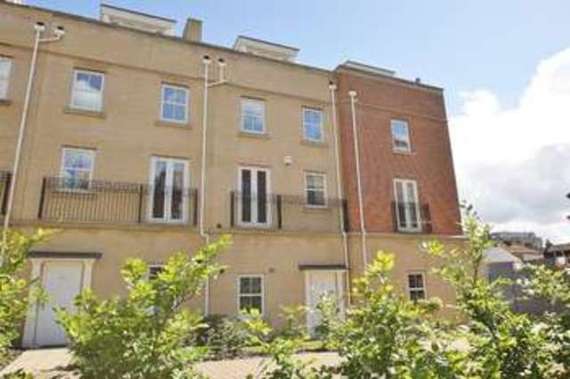 4 Bedroom Town House