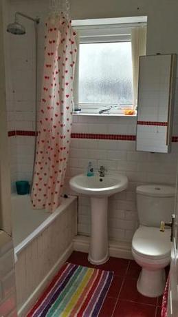 2 Bedroom End of Ter...