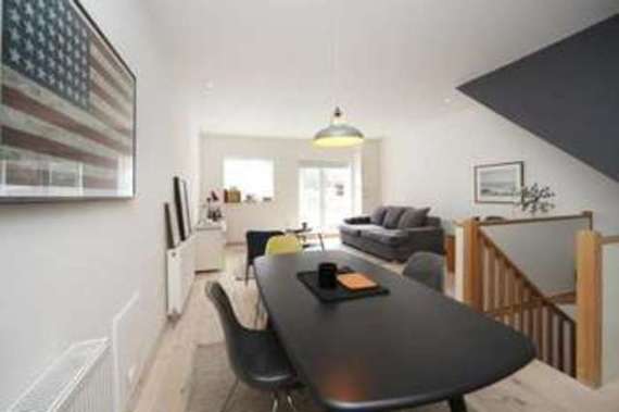 2 Bedroom Maisonette