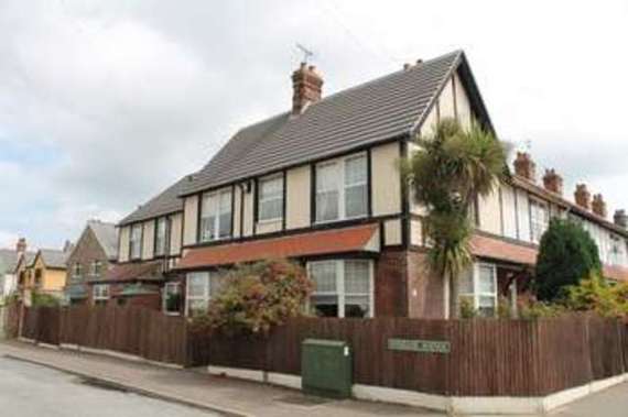 5 Bedroom End of Ter...