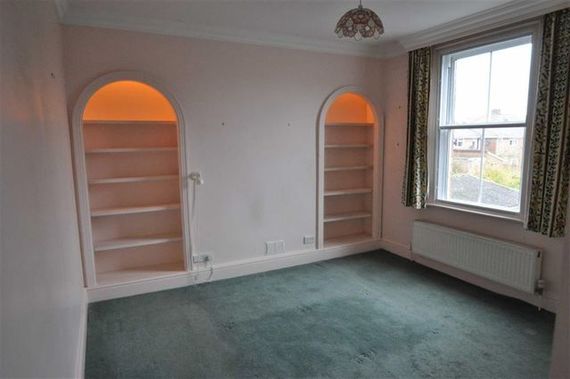 5 Bedroom Property