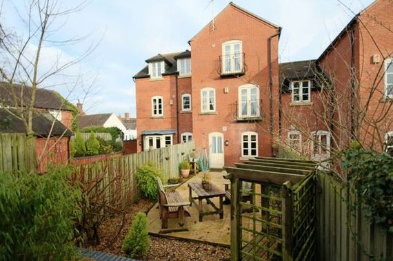 4 Bedroom Terraced