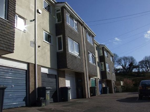 2 Bedroom Flat