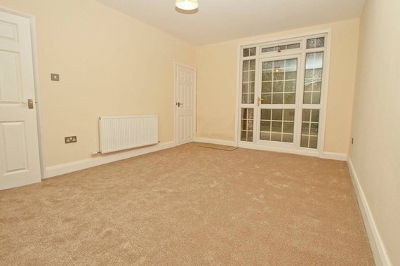 5 Bedroom Semi-Detac...
