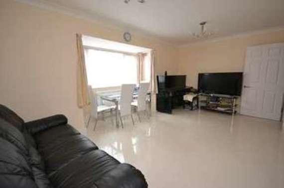 2 Bedroom Flat