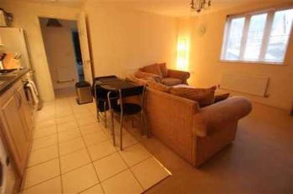 2 Bedroom Maisonette