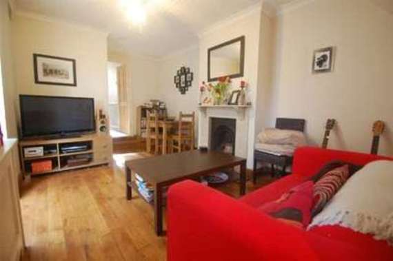 2 Bedroom Maisonette