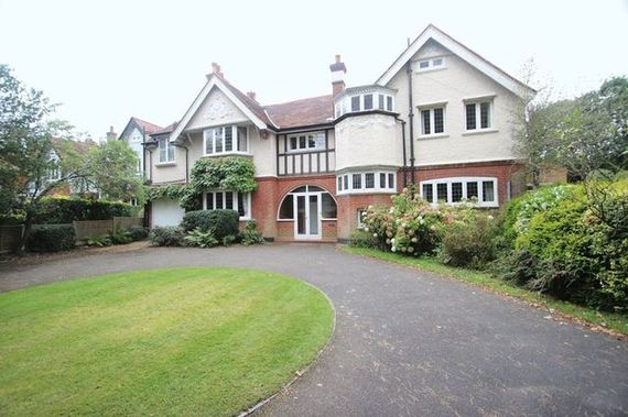 6 Bedroom Detached