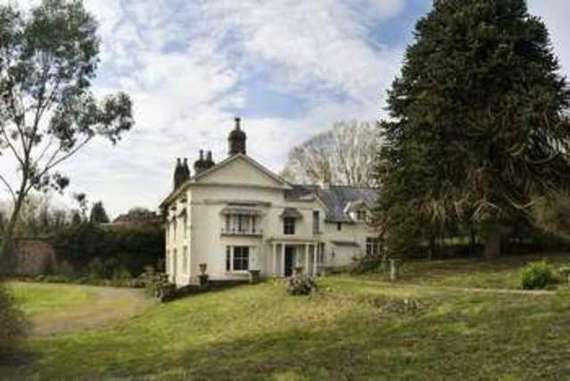 6&nbsp;Bedroom&nbsp;Detached