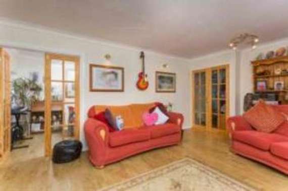 3 Bedroom Semi-Detac...