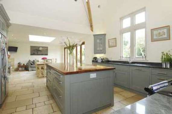 8 Bedroom Detached