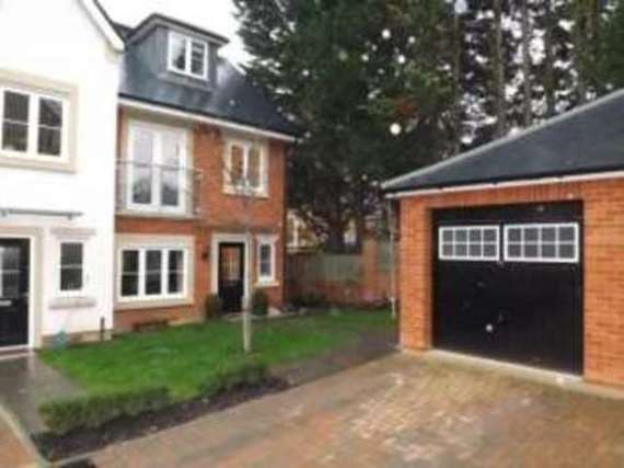 3 Bedroom End of Ter...